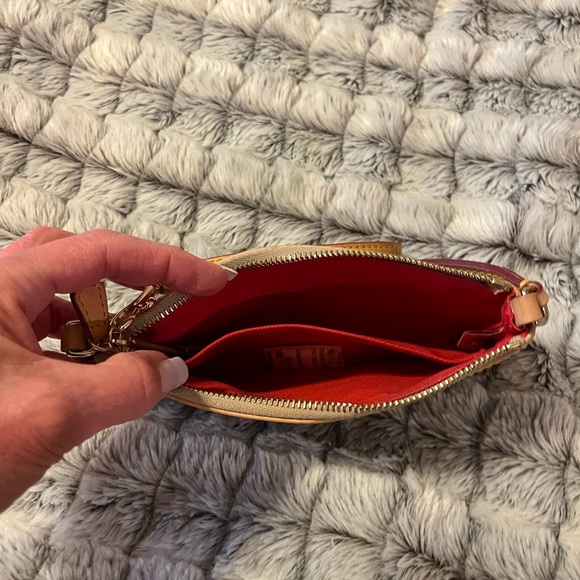 DOONEY & BOURKE, INC. LARGE WRISTLET WITH REMOVABLE STRAP - Picture 3 of 15